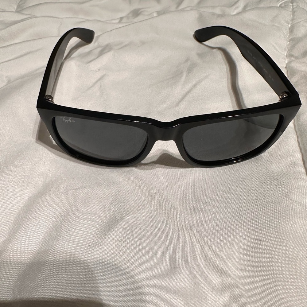 Second hand classic Ray Ban, details of using, that’s why the price